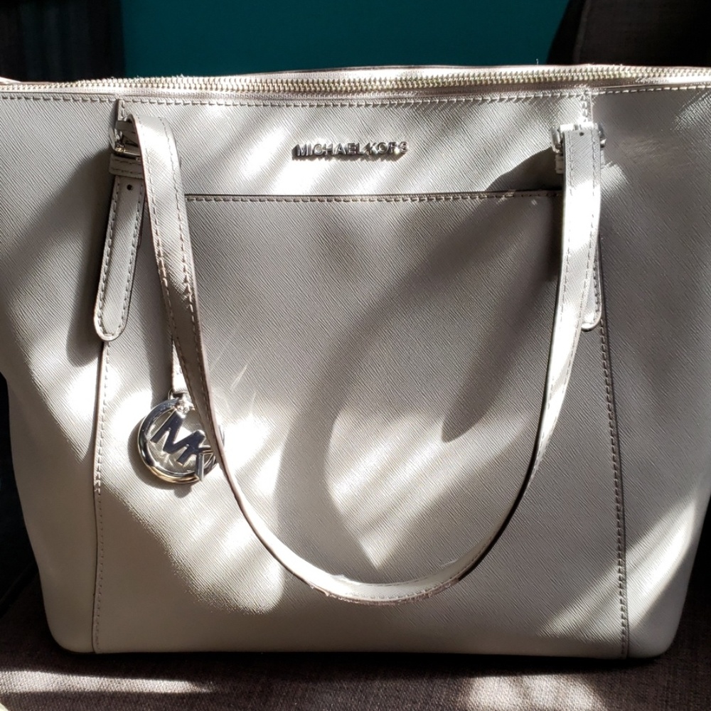 Michael Kors purse / bag
